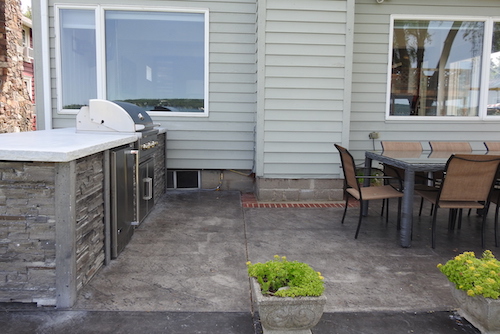 Outdoor kitchen and table